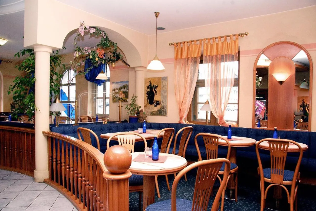 Hotel Zum Gruenen Baum contacts